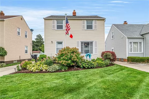 1597 Woodrow Ave, Mayfield Heights, OH 44124