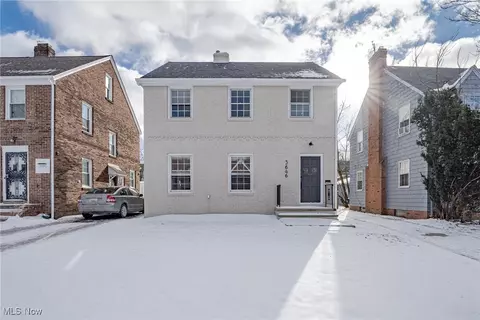 3646 Grosvenor Rd, Cleveland Heights, OH 44118