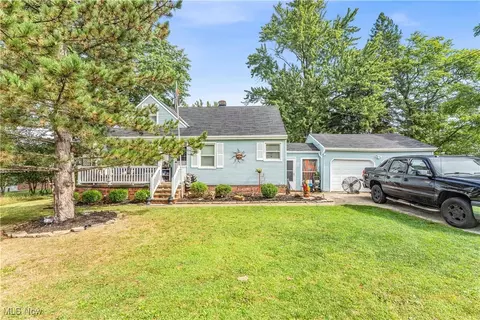 141 E Sprague Rd, Seven Hills, OH 44131