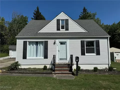 15 Edgewood Ave, Bedford, OH 44146