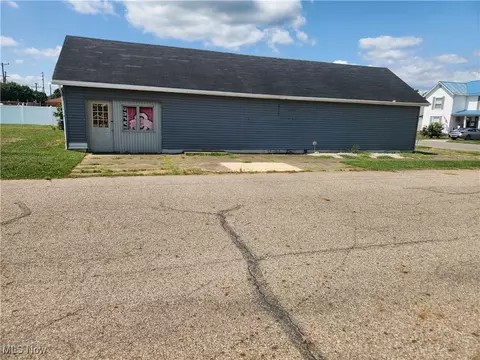 325 E 4th St, West Lafayette, OH 43845
