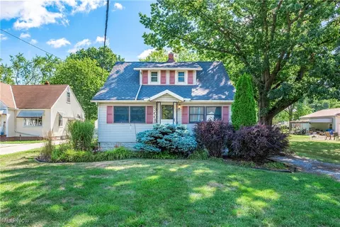 3005 Clague Rd, North Olmsted, OH 44070