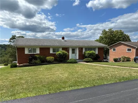 586 Della Dr, Bloomingdale, OH 43910