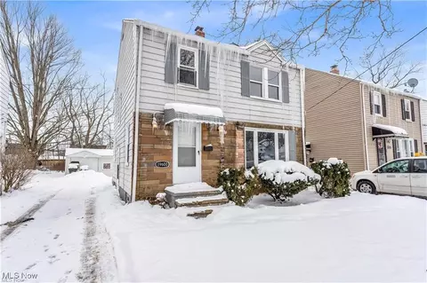 19600 Ridgewood Ave, Warrensville Heights, OH 44122