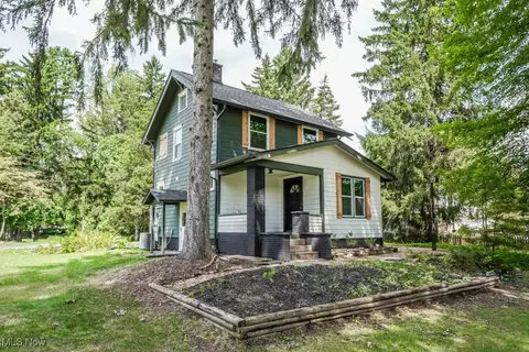 561 Morello St SW, North Canton, OH 44709