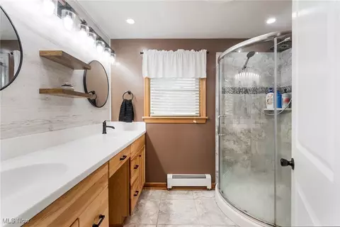 Bath - 6266 Appleridge Dr, Boardman, OH 44512 photo 2 of 3