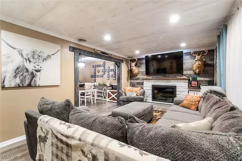 Living - 6266 Appleridge Dr, Boardman, OH 44512 photo 1 of 3