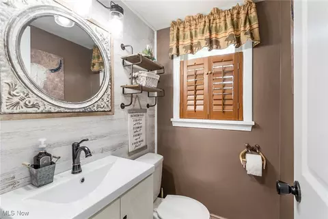 Bath - 6266 Appleridge Dr, Boardman, OH 44512 photo 1 of 3