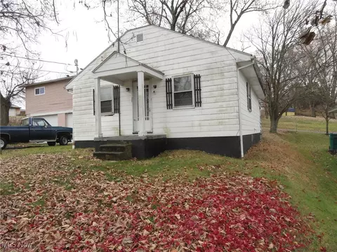 66 Stevenson Aka Rural Lane Ave, Chester, WV 26034
