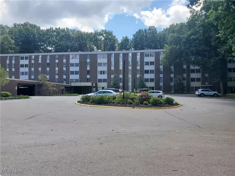 3068 Kent Rd #312, Stow, OH 44224