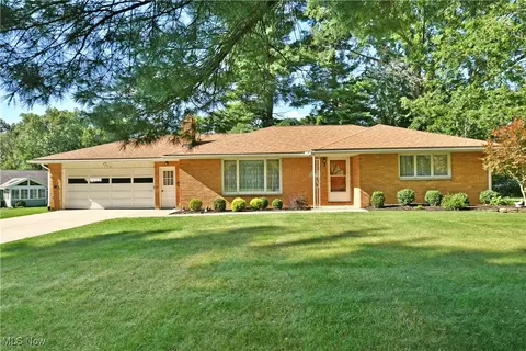 776 Golfview Ave, Youngstown, OH 44512