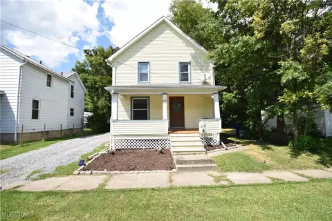 808 W Riddle Ave, Ravenna, OH 44266