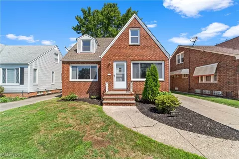 8110 Southington Dr, Parma, OH 44129
