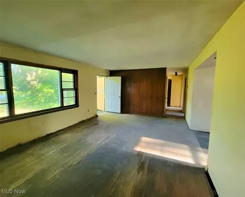 Living - 2104 Dock Rd, Madison, OH 44057 photo 1 of 2