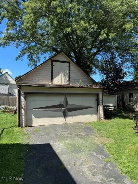 5143 Reed Ave, Ashtabula, OH 44004 photo 2
