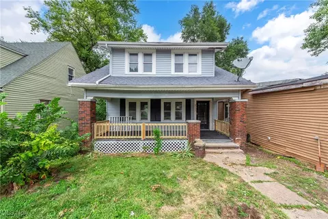4139 Elyria Ave, Sheffield, OH 44055