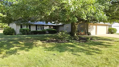 9925 Plum Brook Ln, Strongsville, OH 44149