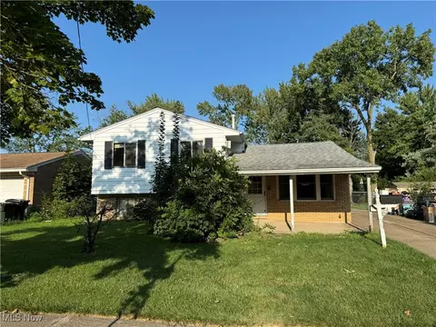 804 Hollywood Dr, Elyria, OH 44035