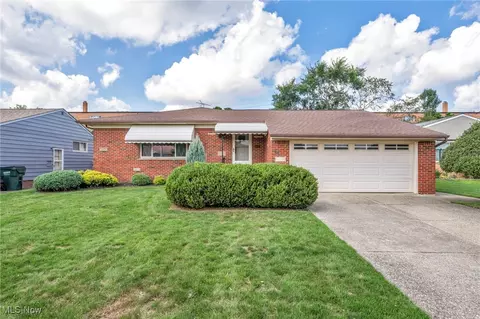 5923 Mayberry Ave, Mayfield Heights, OH 44124