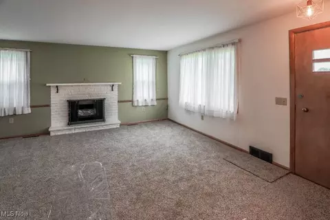 635 Manor Ave NW, Canton, OH 44708 photo 2