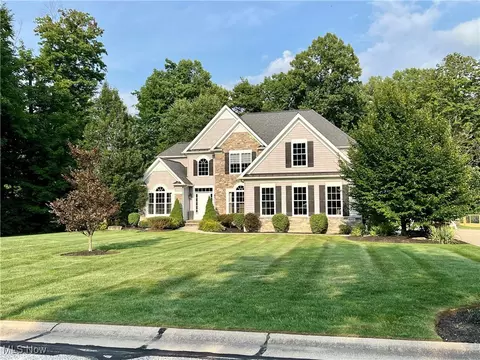 8055 Fernway Ct, Concord, OH 44077