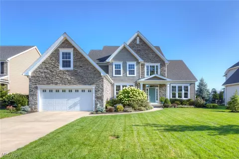 32708 Albion Dr, Avon Lake, OH 44012