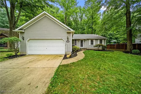6527 Hersey Cir, North Ridgeville, OH 44039