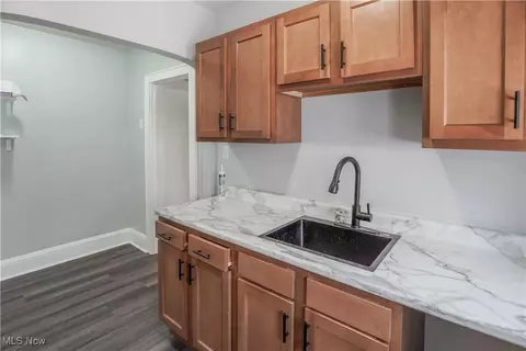 810 Thayer St, Akron, OH 44310 photo 33