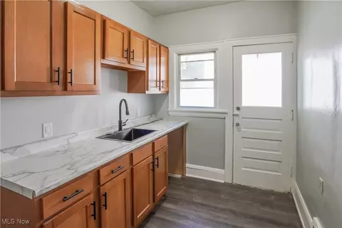 810 Thayer St, Akron, OH 44310 photo 15