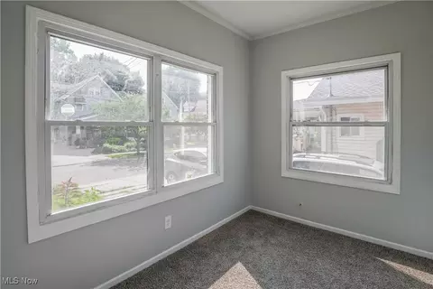 810 Thayer St, Akron, OH 44310 photo 9