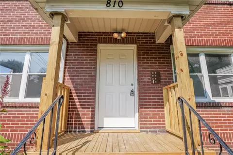 810 Thayer St, Akron, OH 44310 photo 2