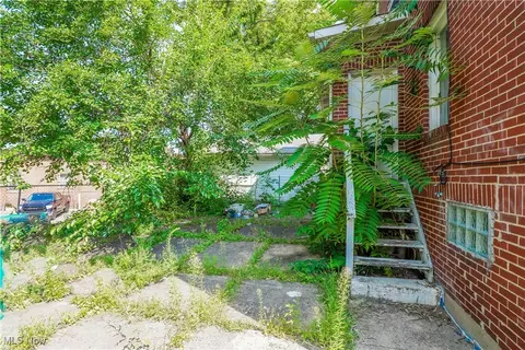 810 Thayer St, Akron, OH 44310 photo 39