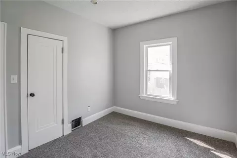 810 Thayer St, Akron, OH 44310 photo 11