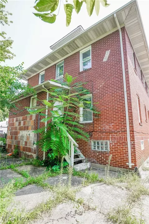 810 Thayer St, Akron, OH 44310 photo 40