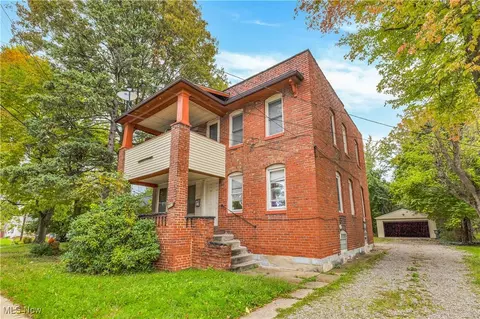 1219 S Green Rd, Cleveland, OH 44121