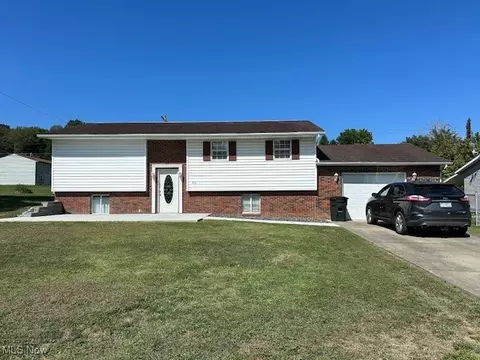 210 Meadowbrook Dr, Byesville, OH 43723