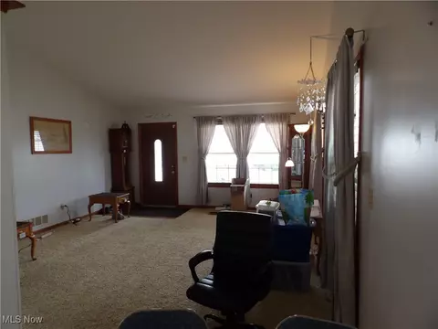 Living - 9941 Belden Dr, Windham, OH 44288 photo 2 of 5