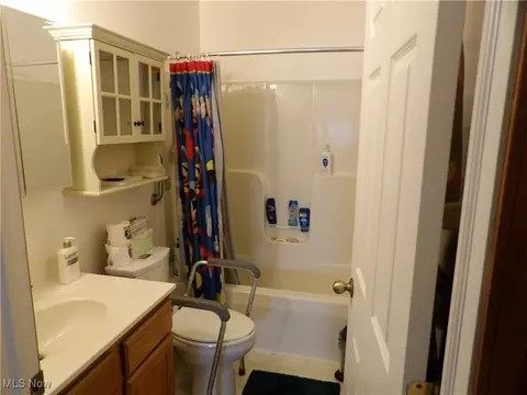 Bath - 9941 Belden Dr, Windham, OH 44288 photo 2 of 2