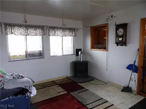 Living - 9941 Belden Dr, Windham, OH 44288 photo 5 of 5