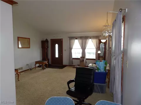 Living - 9941 Belden Dr, Windham, OH 44288 photo 3 of 5