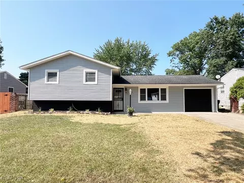 1939 E 42nd St, Lorain, OH 44055