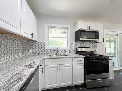 Kitchen - 1939 E 42nd St, Lorain, OH 44055 photo 8 of 10