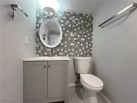 Bath - 1939 E 42nd St, Lorain, OH 44055 photo 4 of 5