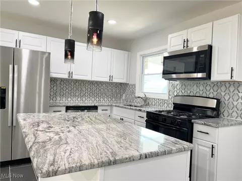 Kitchen - 1939 E 42nd St, Lorain, OH 44055 photo 7 of 10