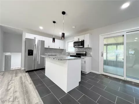 Kitchen - 1939 E 42nd St, Lorain, OH 44055 photo 1 of 10