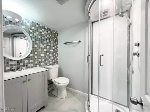 Bath - 1939 E 42nd St, Lorain, OH 44055 photo 5 of 5