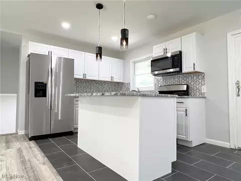 Kitchen - 1939 E 42nd St, Lorain, OH 44055 photo 2 of 10