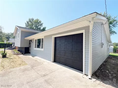 Exterior - 1939 E 42nd St, Lorain, OH 44055 photo 3 of 6