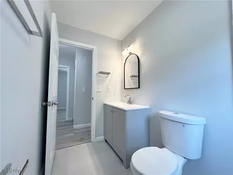 Bath - 1939 E 42nd St, Lorain, OH 44055 photo 3 of 5