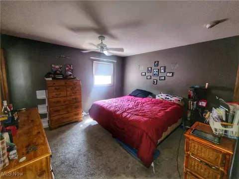 Bedroom - 270 Crestview Dr, Elyria, OH 44035 photo 1 of 7